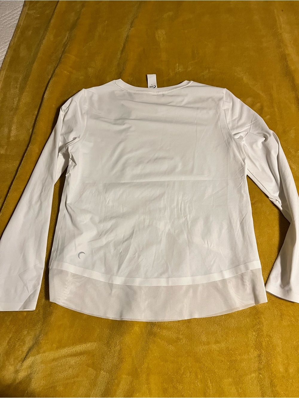 Womens White Long-Sleeve Crewneck Layered Hem Top